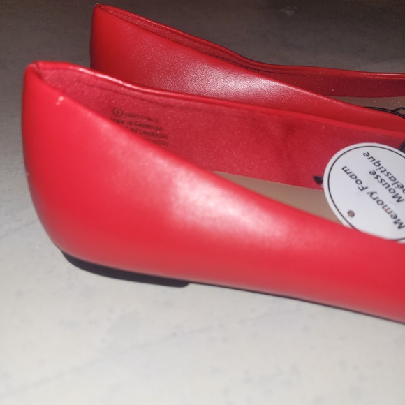 Time and Tru Red Ballet Flats Memory Foam Round Toe Slip On NWT - Picture 4 of 6